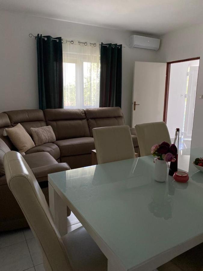 Holiday House Ana سكرادين المظهر الخارجي الصورة